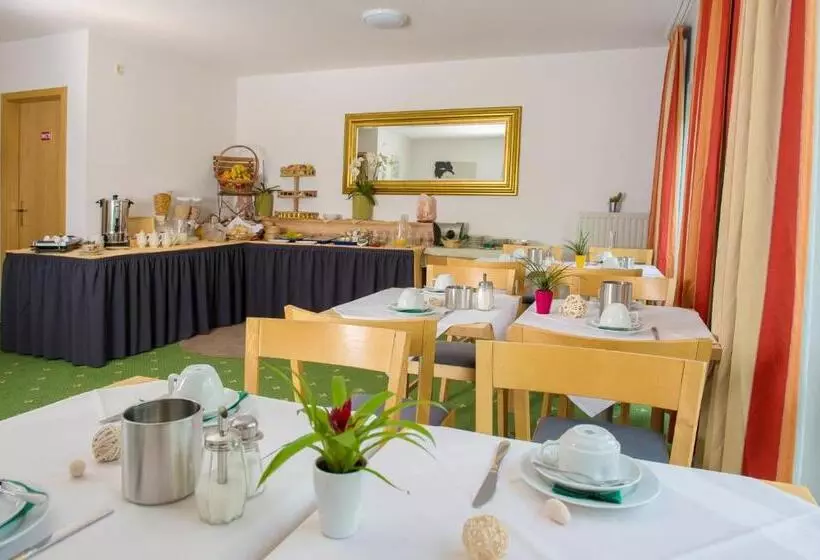 Отель Leo Muhlhausen