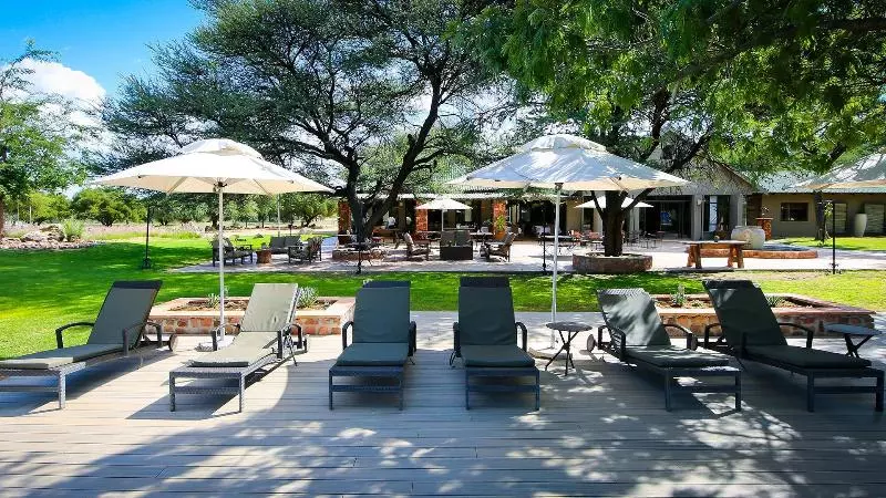 בית מלון כפרי Otjiwa Safari Lodge