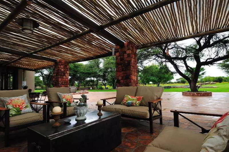 בית מלון כפרי Otjiwa Safari Lodge