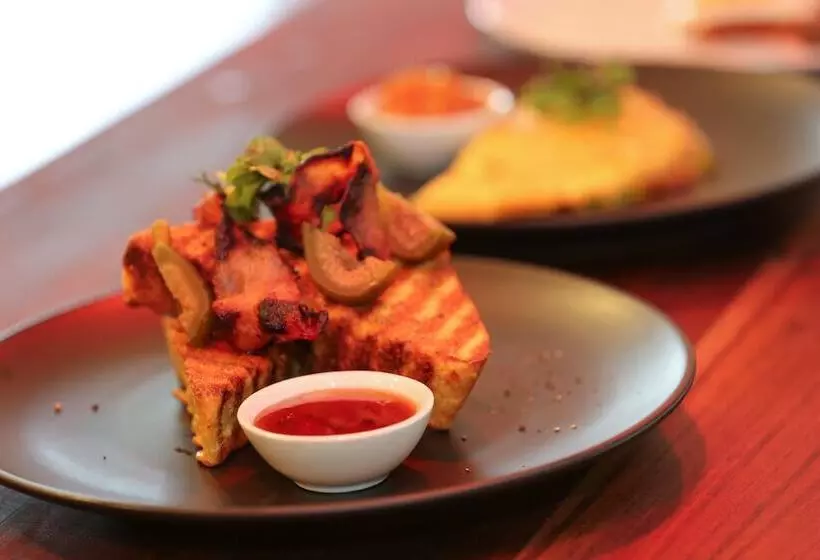 בית מלון כפרי Otjiwa Safari Lodge