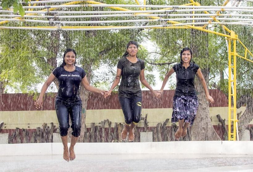 호텔 Sathyam Grand Resort, Sriperumbudur