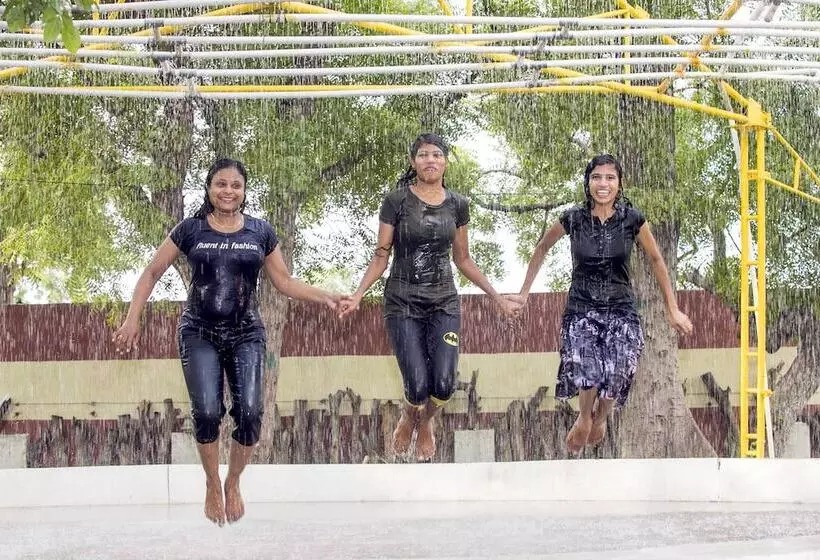 Отель Sathyam Grand Resort, Sriperumbudur