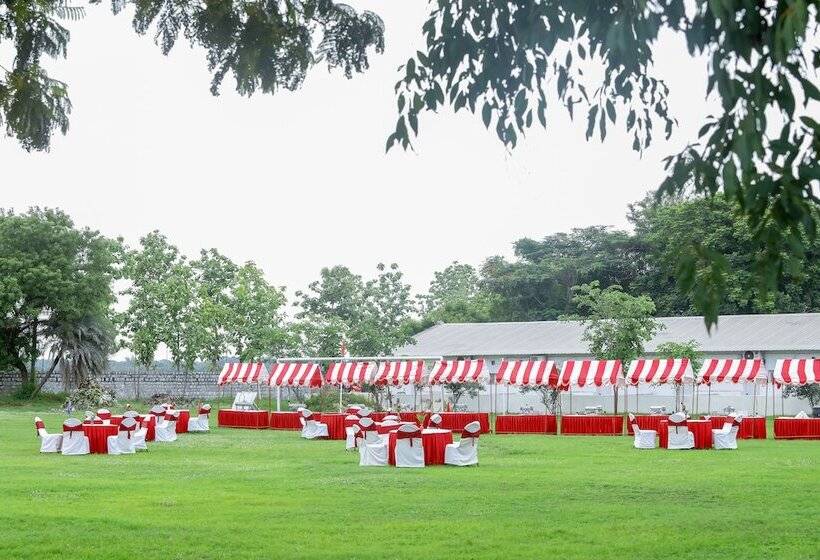 호텔 Sathyam Grand Resort, Sriperumbudur