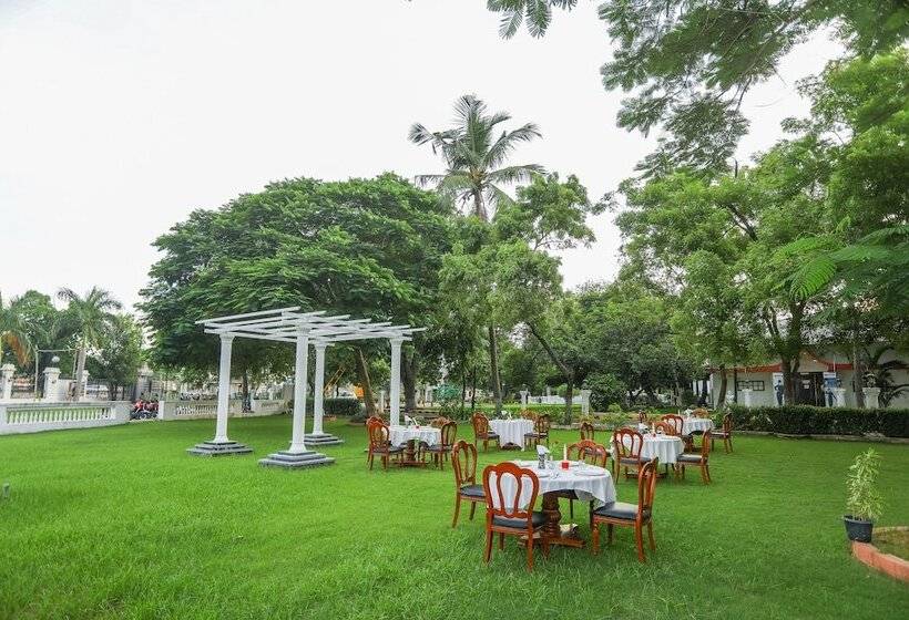 호텔 Sathyam Grand Resort, Sriperumbudur