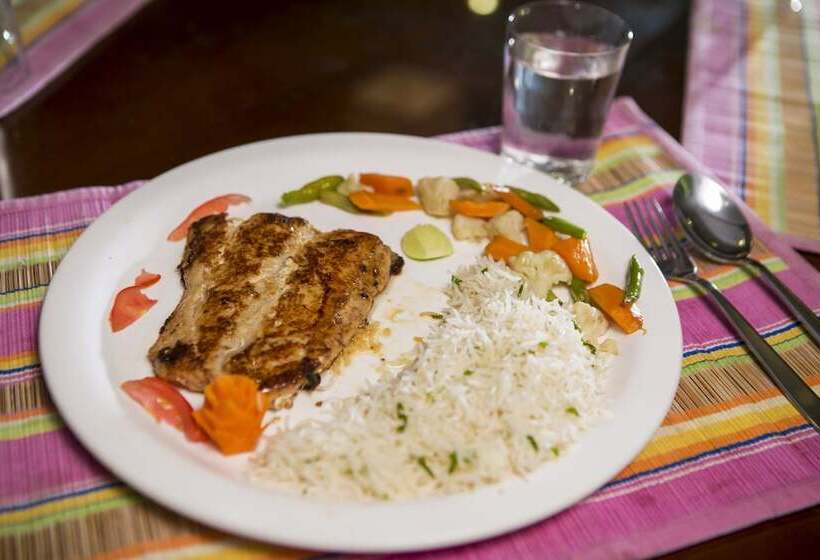 호텔 Sathyam Grand Resort, Sriperumbudur