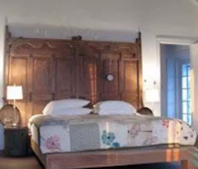 هتل Squires Estate