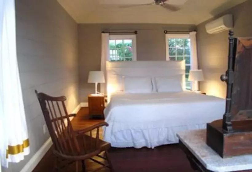 هتل Squires Estate