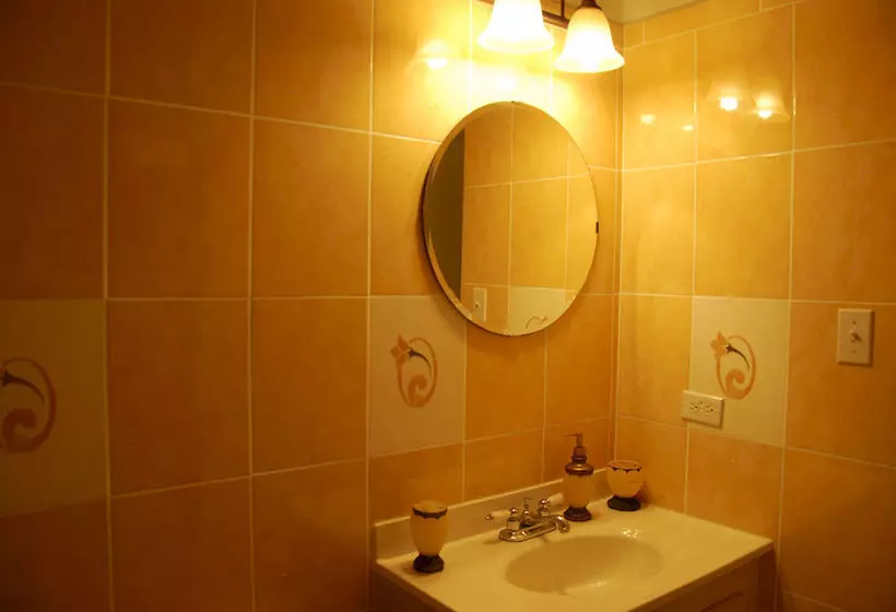 هتل Suite Serenade