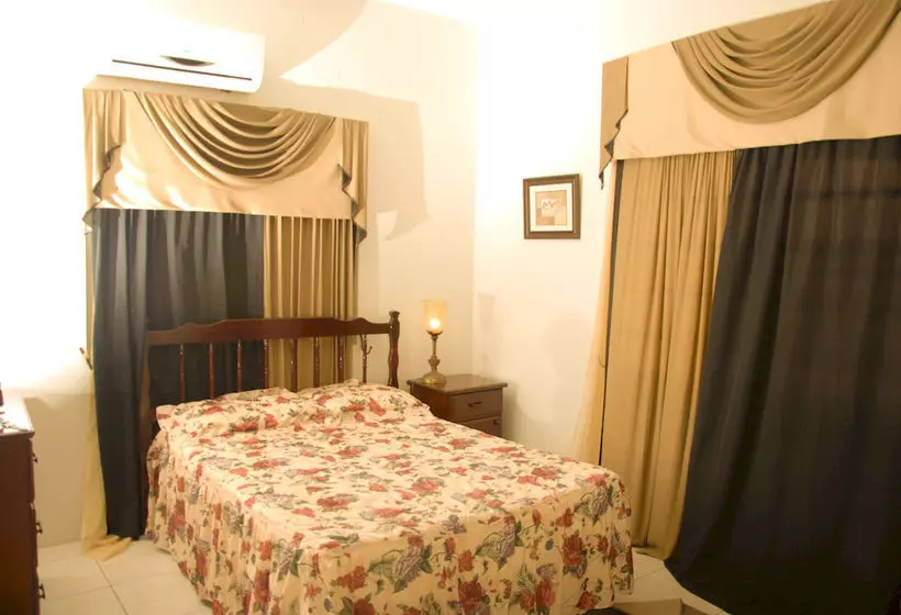 هتل Suite Serenade