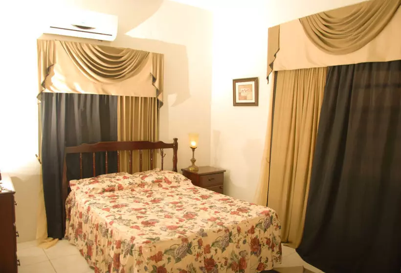 هتل Suite Serenade