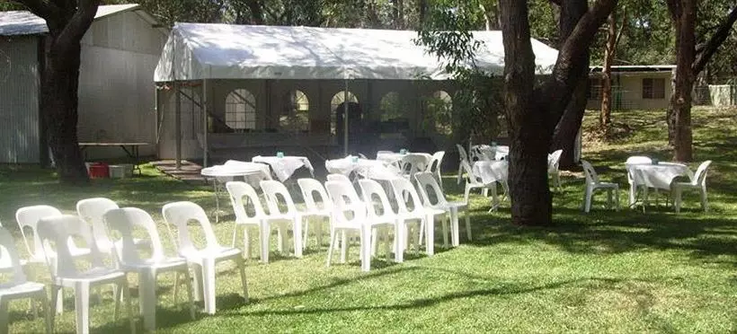 Отель The Retreat Port Stephens