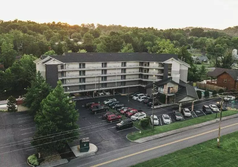 酒店 Twin Mountain Inn & Suites