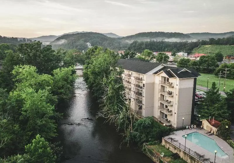 酒店 Twin Mountain Inn & Suites