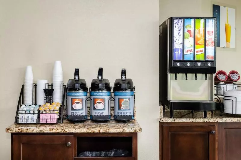 酒店 Twin Mountain Inn & Suites