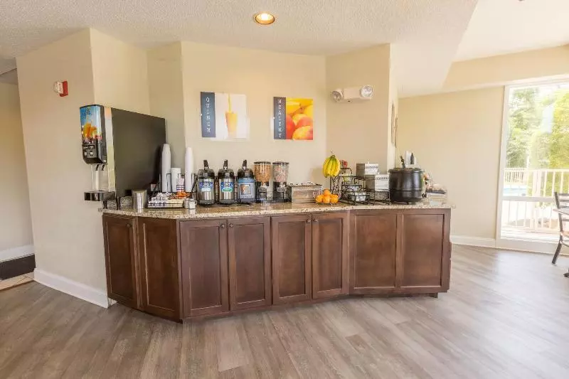 酒店 Twin Mountain Inn & Suites