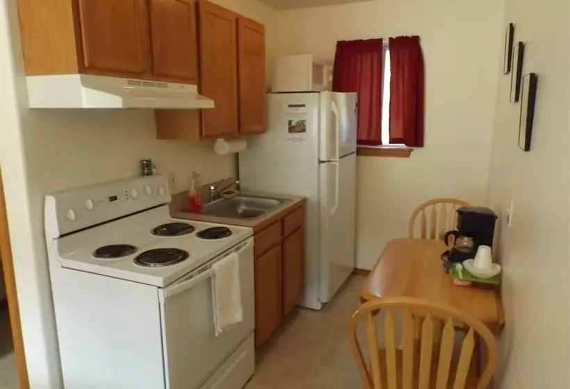 Motel Clark Fork Lodge