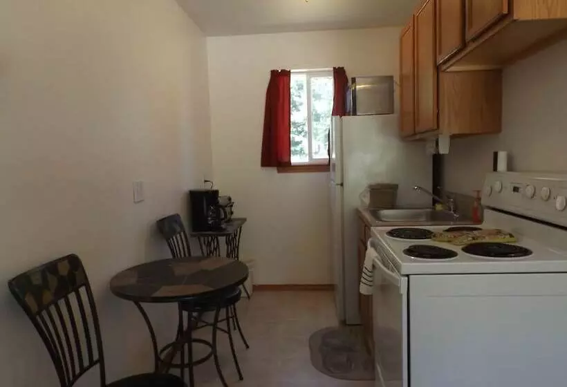 Motel Clark Fork Lodge