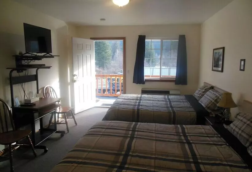 Motel Clark Fork Lodge