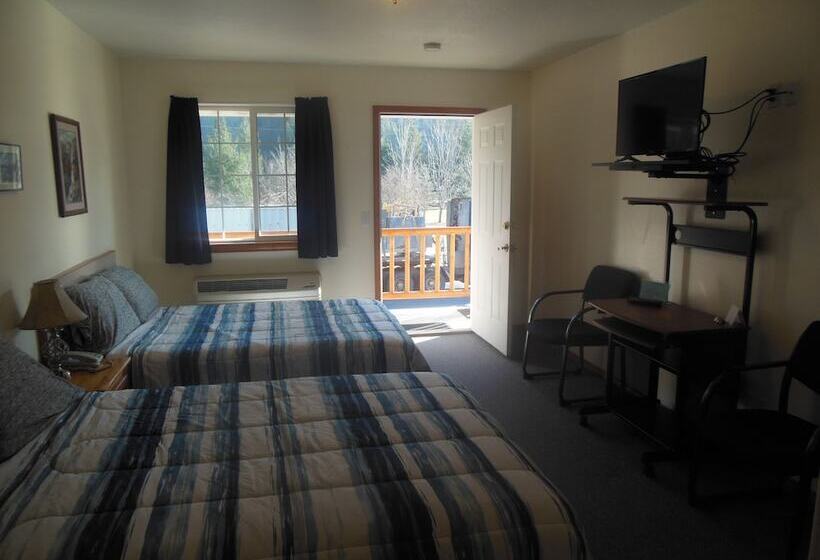 فندق على الطريق Clark Fork Lodge