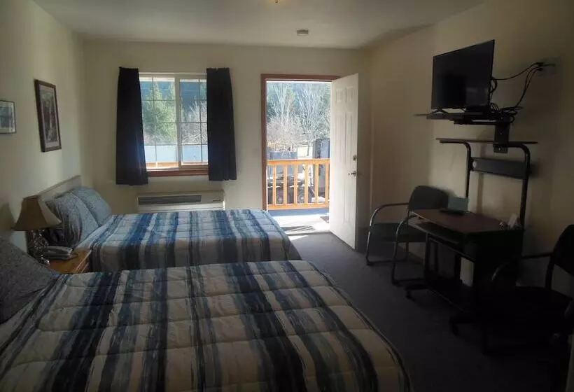 Motel Clark Fork Lodge