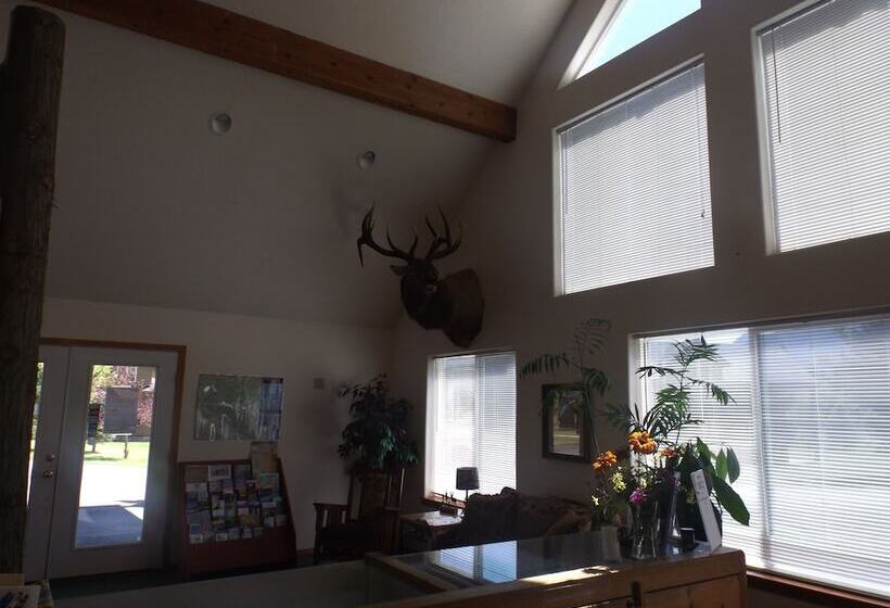 فندق على الطريق Clark Fork Lodge