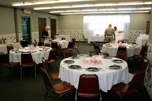 Norma Dan Motel   Near Dolly Parton S Stampede Dinner Attraction