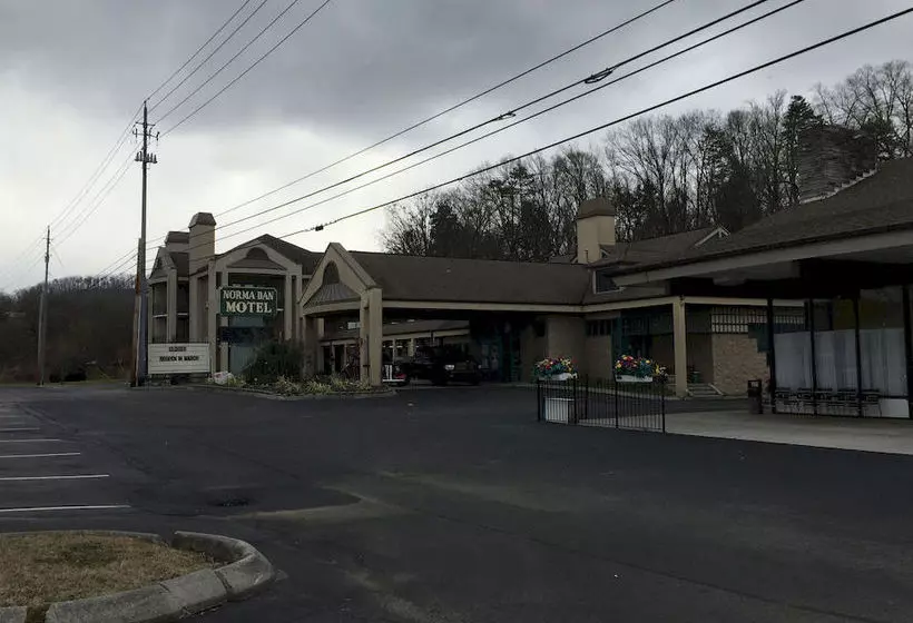 Norma Dan Motel   Near Dolly Parton S Stampede Dinner Attraction