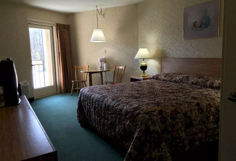 Norma Dan Motel   Near Dolly Parton S Stampede Dinner Attraction