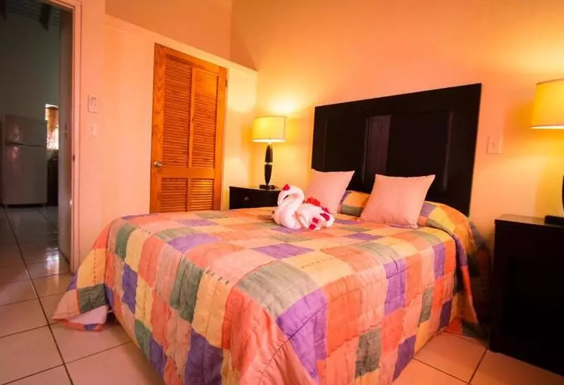 پانسیون Connie's Comfort Suites