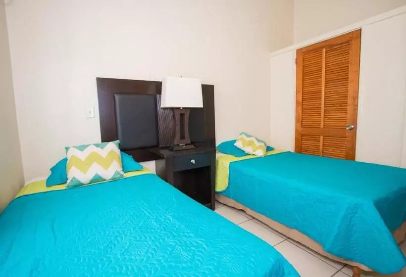 پانسیون Connie's Comfort Suites