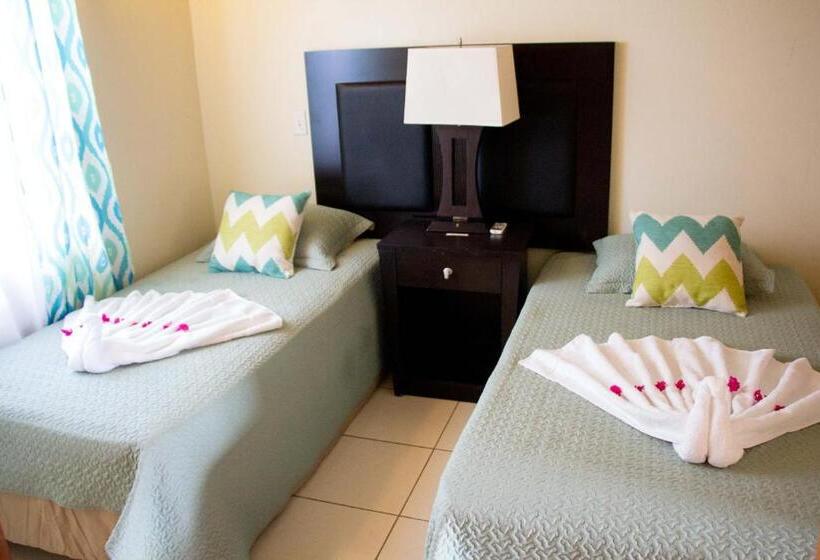 پانسیون Connie's Comfort Suites