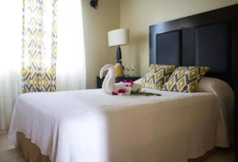 پانسیون Connie's Comfort Suites