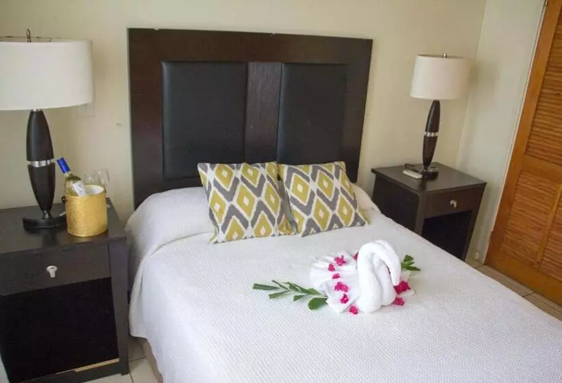 پانسیون Connie's Comfort Suites