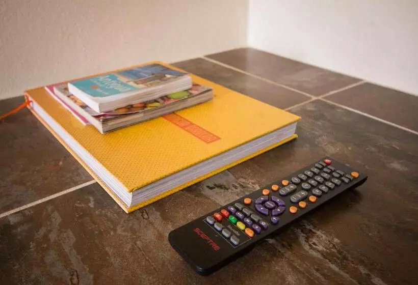 پانسیون Connie's Comfort Suites