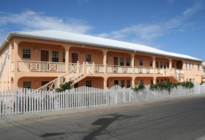 پانسیون Connie's Comfort Suites