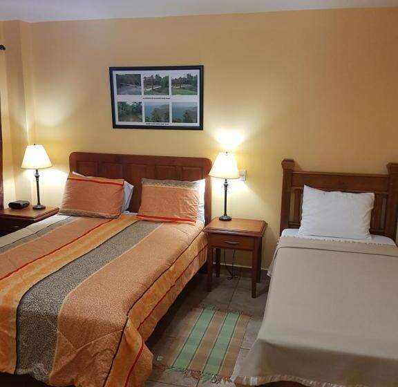 پانسیون Piarco Village Suites