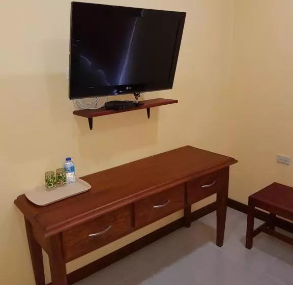 膳宿费 Piarco Village Suites