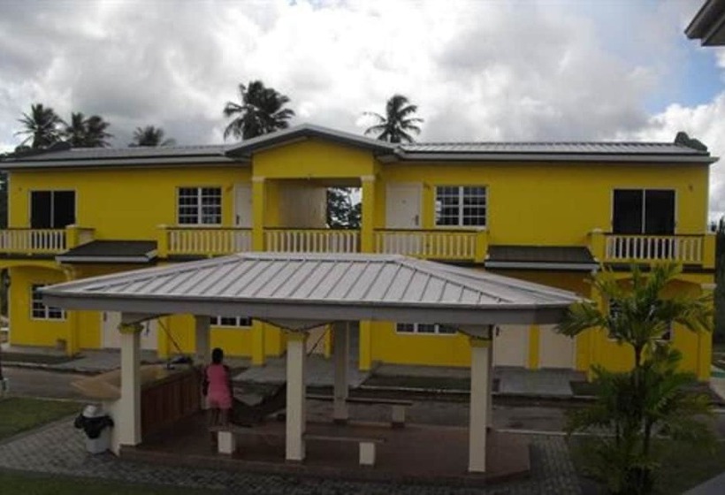 پانسیون Piarco Village Suites