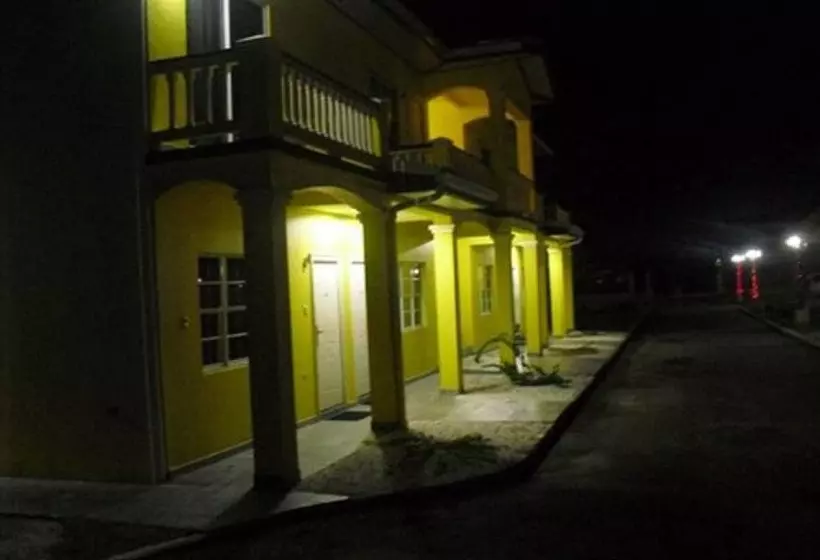 膳宿费 Piarco Village Suites