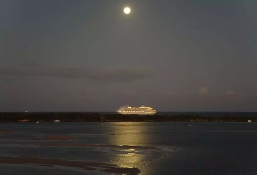 Riviere On Golden Beach