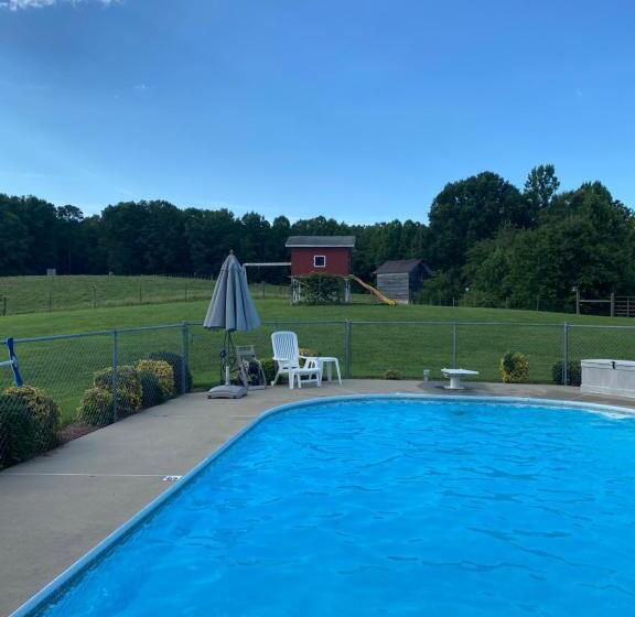 Wolf Creek Farm B&b And Motorcycle Manor At Wolf Creek Farm, Llc