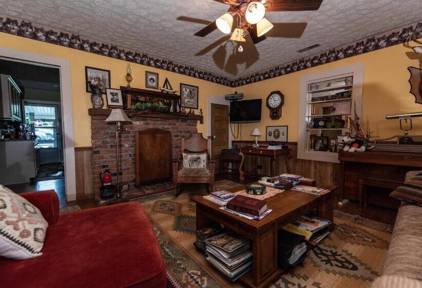 Wolf Creek Farm B&b And Motorcycle Manor At Wolf Creek Farm, Llc