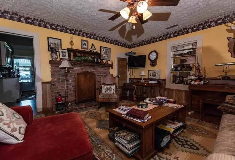 Wolf Creek Farm B&b And Motorcycle Manor At Wolf Creek Farm, Llc