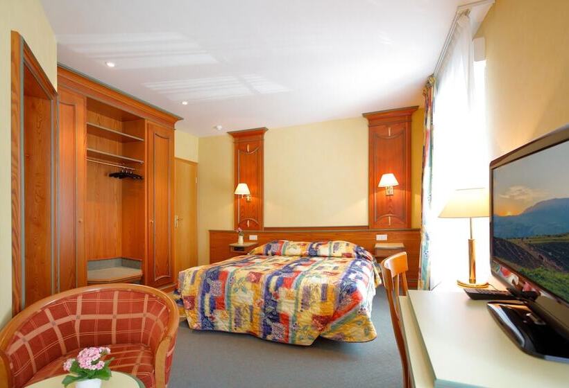 هتل Hôtel Gruber