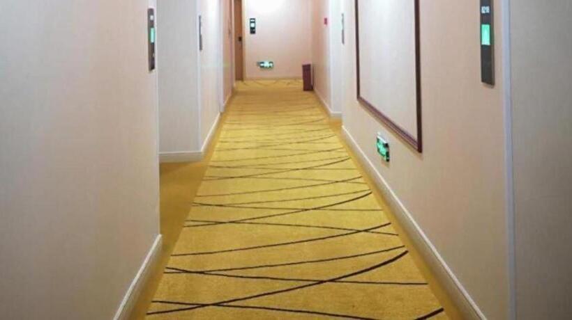 هتل Greentree Inn Express Shanghai Baoshan District Youyi Road Metro Station