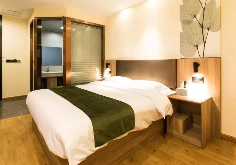 هتل Greentree Inn Express Wuxi Jiangyin Wanda Plaza Tongfu Road