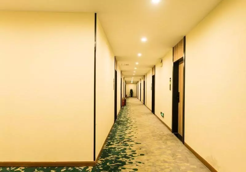 هتل Greentree Inn Express Wuxi Jiangyin Wanda Plaza Tongfu Road