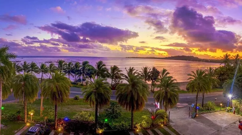 Hotelli Seafront Apartment Coral Coast