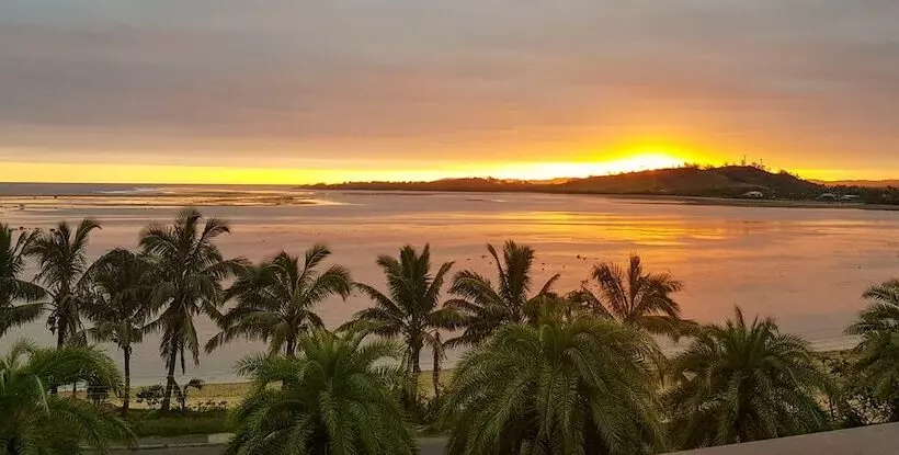 Hotelli Seafront Apartment Coral Coast