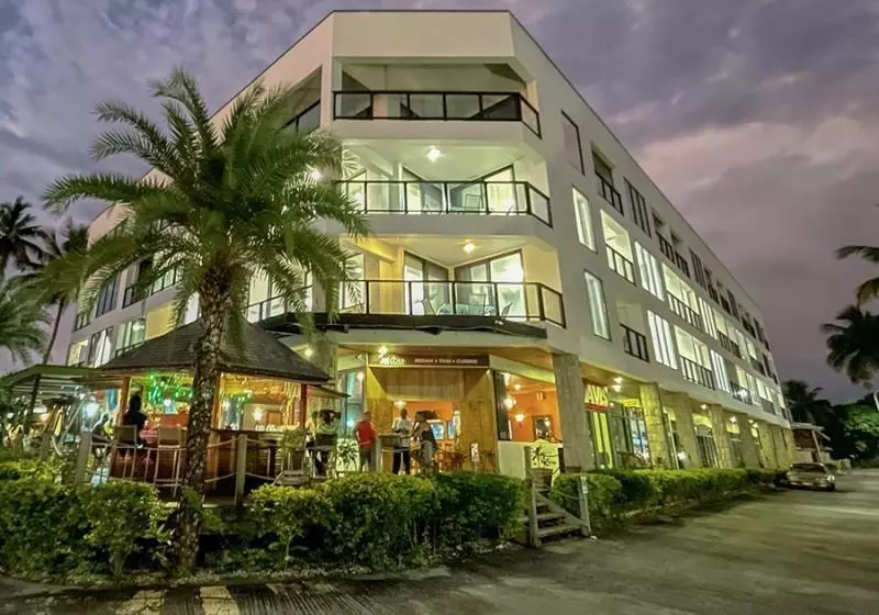 Hotelli Seafront Apartment Coral Coast